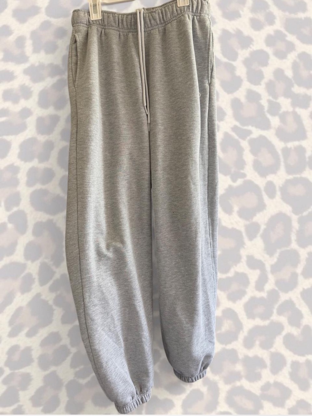 ALO Yoga Light Gray Drawstring Jogger Pants